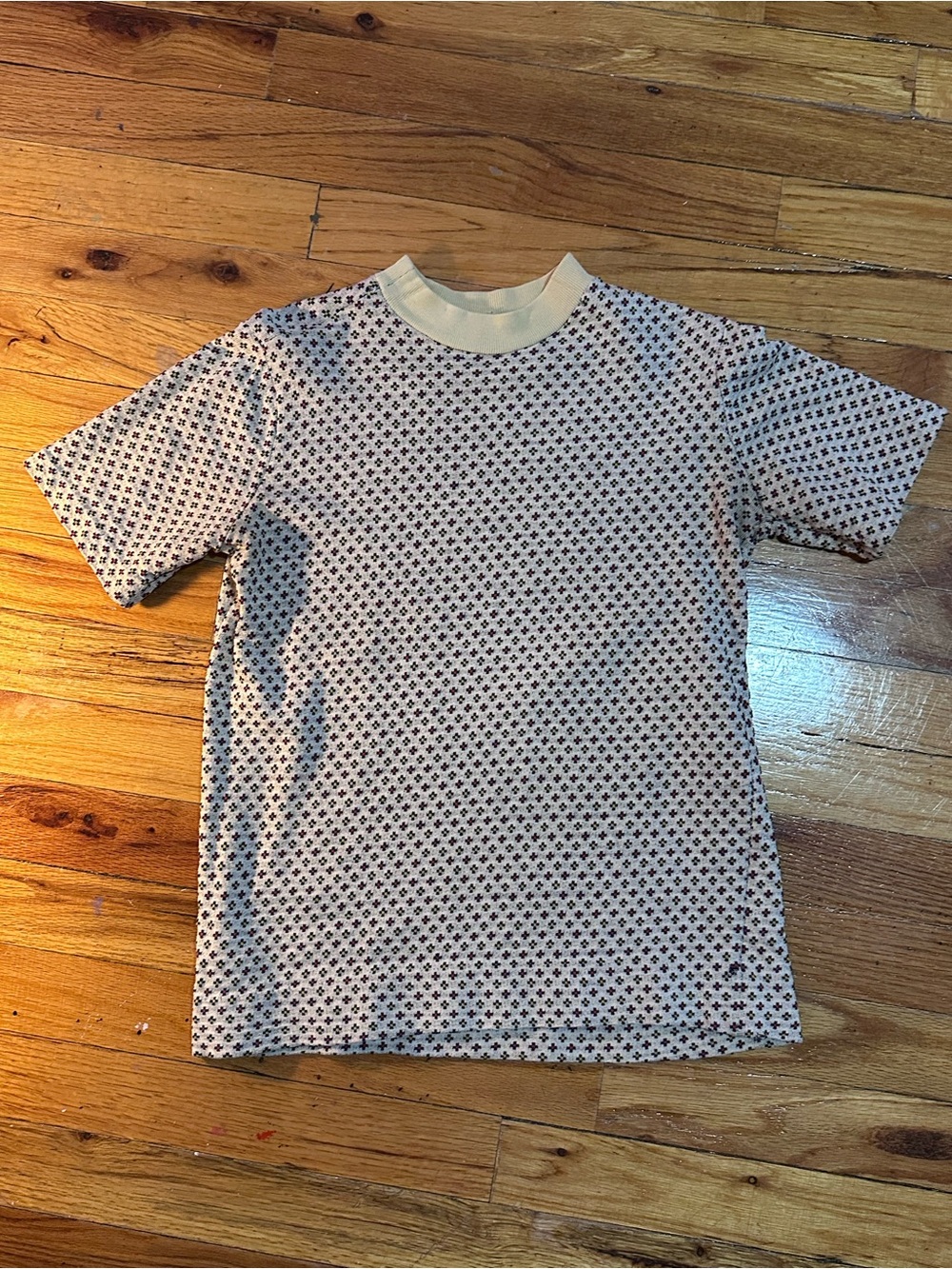 Vintage Short Sleeve Patterned Crewneck Shirt - Cream with Red/Yellow Accents